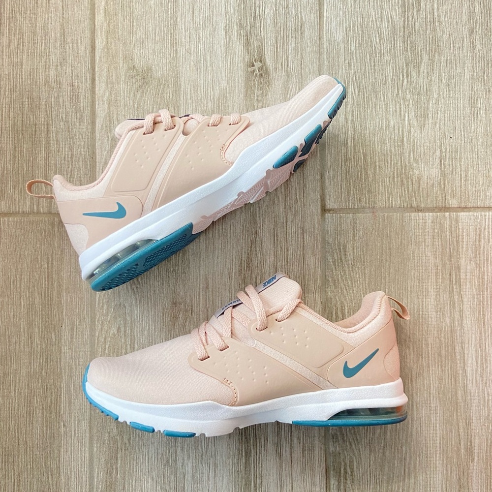 Nike Air Bella TR - Picture 7 of 7
